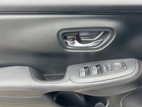 Used 2024 Honda HR-V Sport image 11