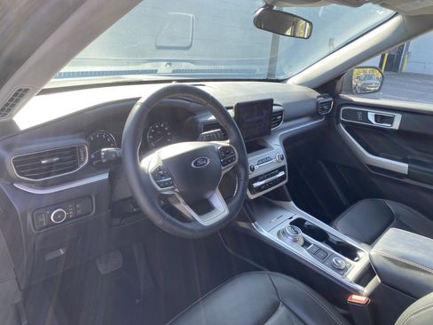 Used 2023 Ford Explorer XLT w/ Equipment Group 202A image 8