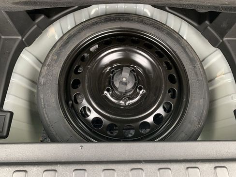 Certified 2024 GMC Terrain SLT image 20