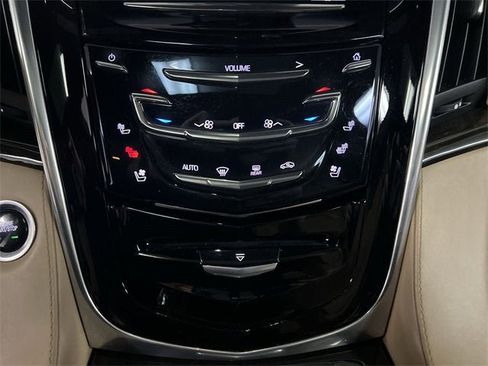 Used 2020 Cadillac Escalade Platinum image 18