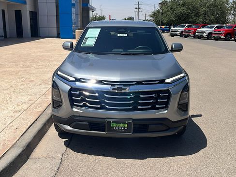 Used 2026 Chevrolet Equinox LT FWD image 2
