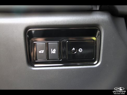 Used 2018 Jaguar F-PACE S image 20