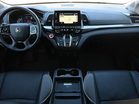 Used 2024 Honda Odyssey Elite image 7