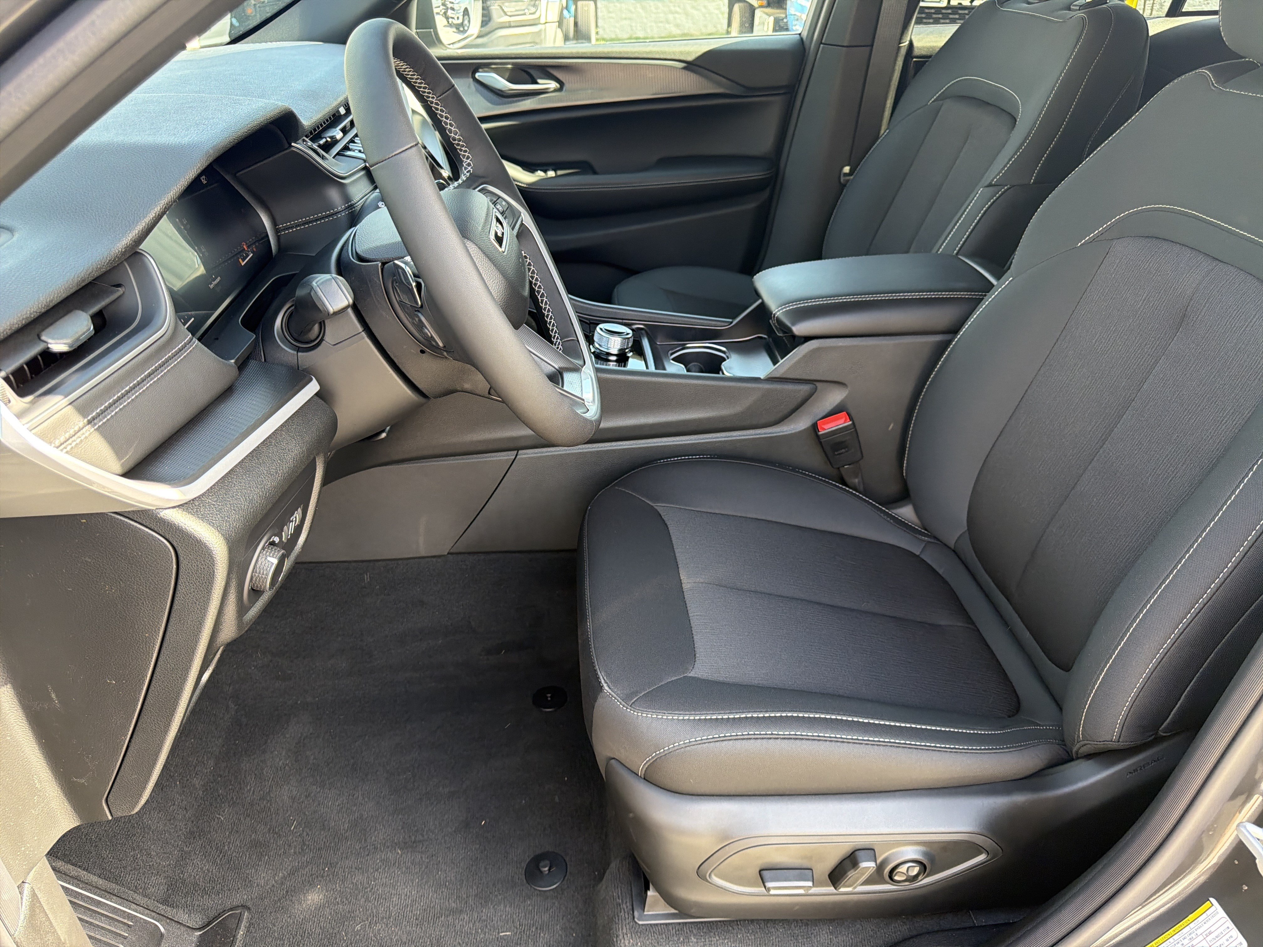 New 2026 Jeep Grand Cherokee Laredo X AWD/4WD image 11