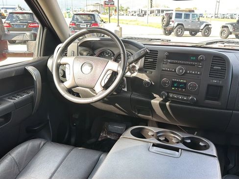 Used 2011 Chevrolet Silverado 2500 LT w/ Interior Plus Package AWD/4WD image 74