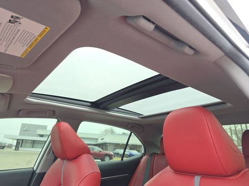 Used 2019 Toyota Camry XSE w/ Driver Assist Package image 10