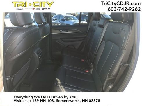 New 2025 Jeep Grand Cherokee Limited image 23