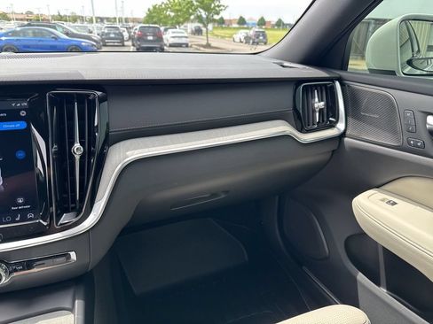 Used 2025 Volvo V60 B5 Cross Country Ultra w/ Climate Package AWD/4WD image 29
