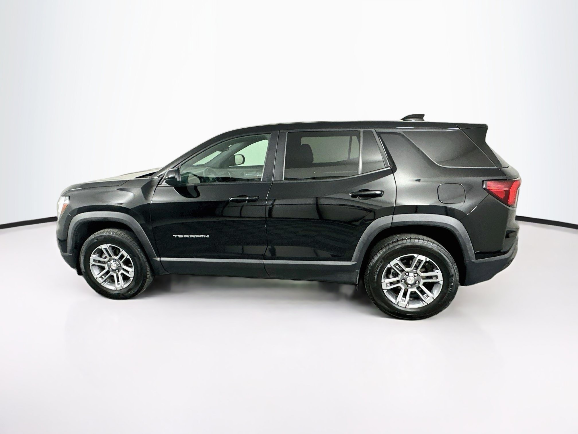 Used 2025 GMC Terrain Elevation FWD image 4