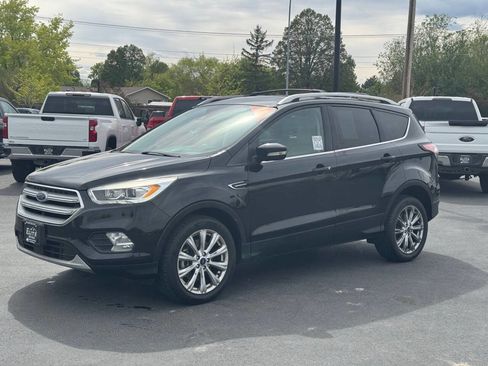 Used 2018 Ford Escape Titanium w/ Ford Safe & Smart Package AWD/4WD image 13