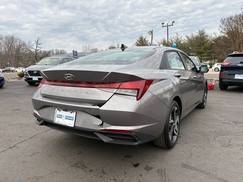 Used 2023 Hyundai Elantra SEL w/ Convenience Package FWD image 7