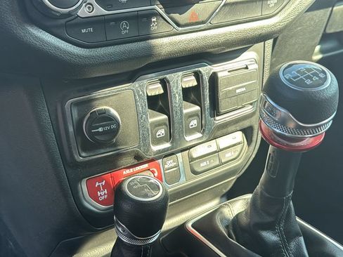 Used 2024 Jeep Wrangler Sport AWD/4WD image 24