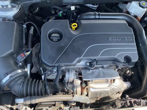Used 2025 Chevrolet Malibu RS FWD image 19