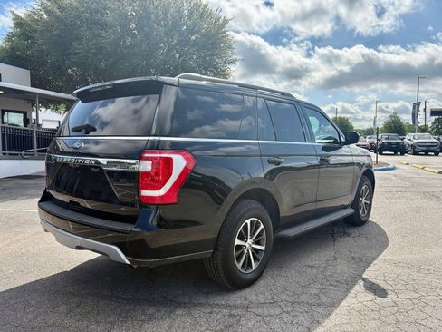 Used 2021 Ford Expedition XLT RWD image 3