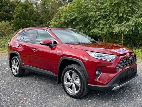 Used 2021 Toyota RAV4 Limited image 1