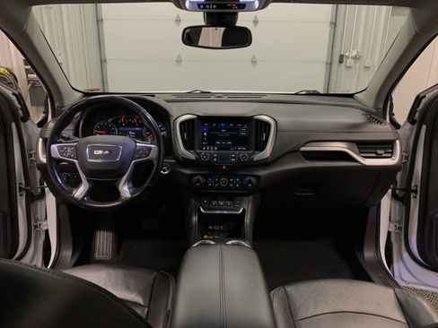 Used 2021 GMC Terrain SLT image 29