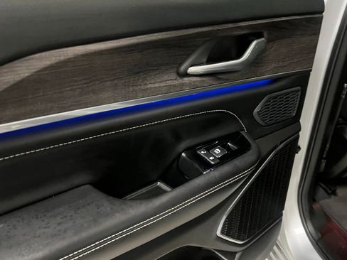 Used 2023 Jeep Grand Cherokee Overland image 51