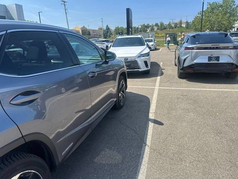 Used 2019 Lexus RX 450h AWD image 18