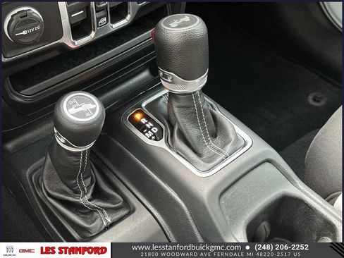 Used 2022 Jeep Wrangler Unlimited Sahara w/ LED Lighting Group AWD/4WD image 30
