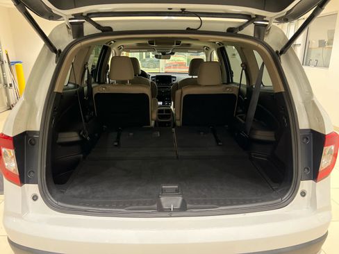 Used 2021 Honda Pilot Touring image 12