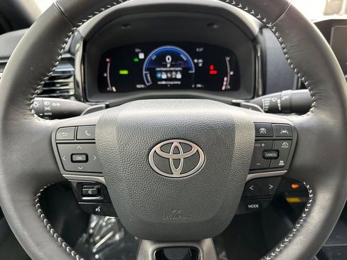 Certified 2025 Toyota Camry SE w/ Convenience Package image 35