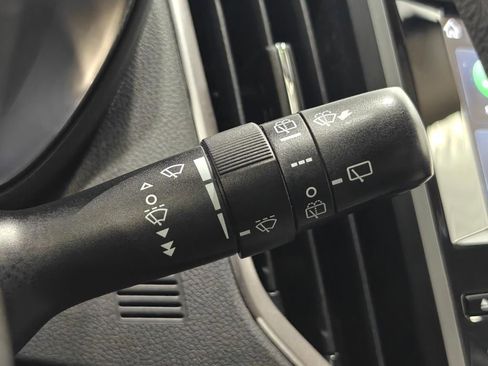 Used 2022 Subaru Forester Premium AWD/4WD image 38