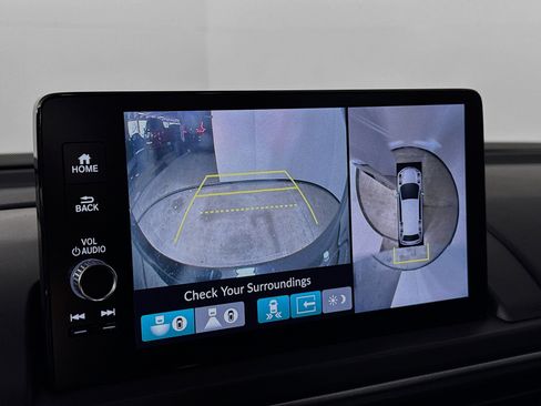 Used 2025 Honda Pilot Black Edition image 16