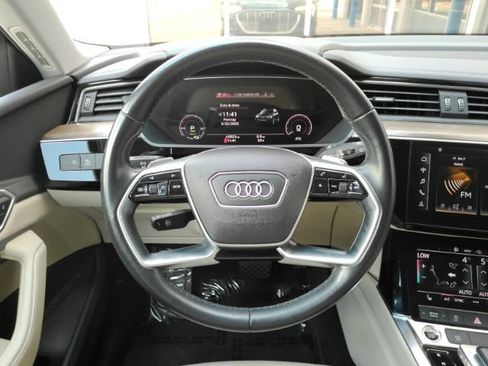 Used 2021 Audi e-tron Premium AWD/4WD image 36