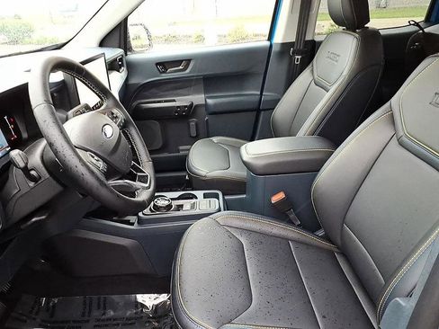 Used 2025 Ford Maverick Lobo AWD/4WD image 16