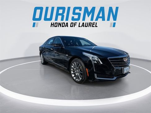 Used 2018 Cadillac CT6 Luxury image 2
