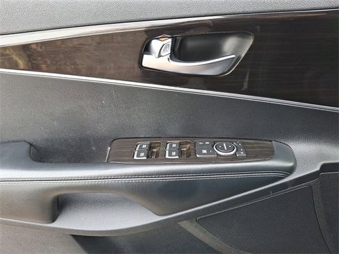 Certified 2019 Kia Sorento LX w/ LX Convenience Package image 12