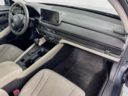 Certified 2023 Honda Accord EX image 28