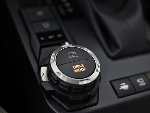 Used 2025 Toyota Tacoma Limited image 41