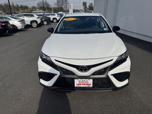 Used 2024 Toyota Camry SE w/ Convenience Package image 3