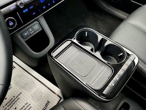 Used 2025 Hyundai Ioniq 5 SEL image 15