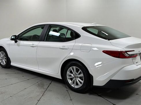 Used 2026 Toyota Camry LE w/ Convenience Package image 7