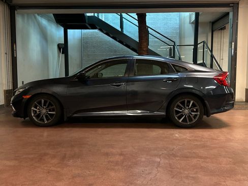 Used 2019 Honda Civic EX image 2