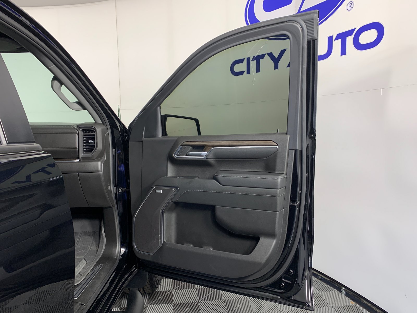 Used 2023 Chevrolet Silverado 1500 RST w/ Redline Edition RWD image 37