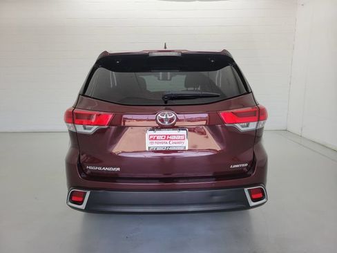 Used 2019 Toyota Highlander Limited Platinum FWD image 6
