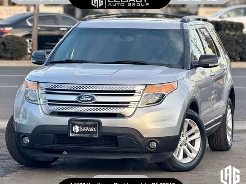 Used 2013 Ford Explorer XLT image 1