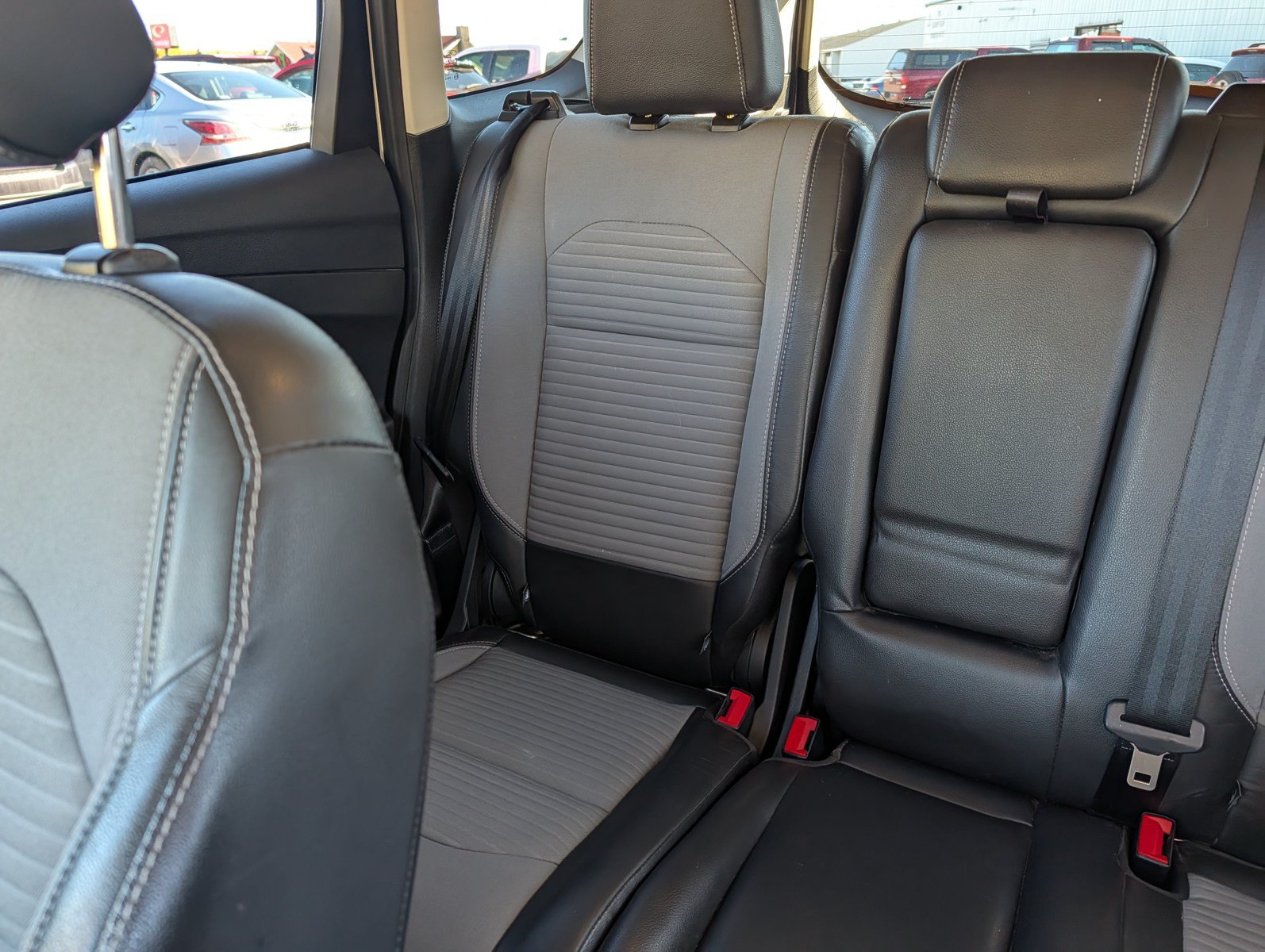 Used 2018 Ford Escape SE w/ SE Sport Appearance Package AWD/4WD image 12