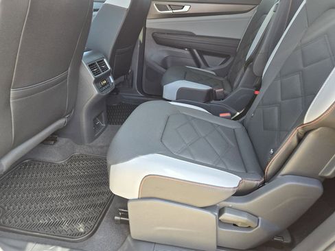 New 2026 Volkswagen Atlas Peak Edition image 22