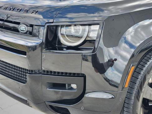 New 2026 Land Rover Defender 90 V8 image 32