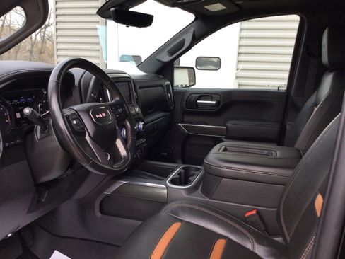 Used 2020 GMC Sierra 1500 AT4 w/ AT4 Premium Package image 9