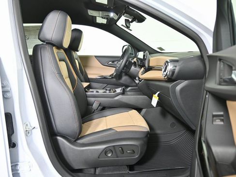 New 2026 Chevrolet Equinox ACTIV w/ Convenience Package III AWD/4WD image 13