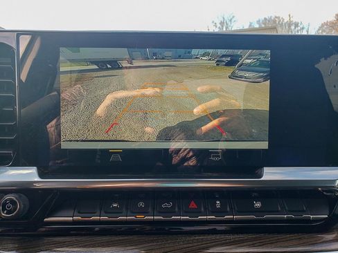 Used 2023 Chevrolet Silverado 1500 LT image 17