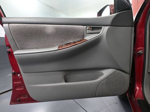 Used 2005 Toyota Corolla LE FWD image 16