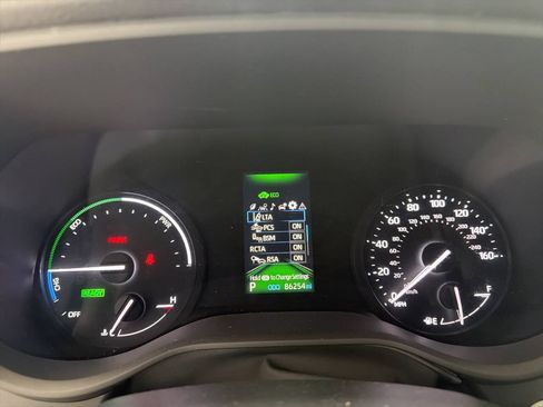 Used 2024 Toyota Sienna LE AWD/4WD image 14