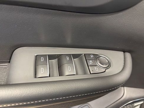 Used 2025 Buick Enclave Sport Touring image 33