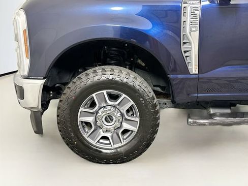 Used 2023 Ford F350 Lariat w/ FX4 Off-Road Package image 32